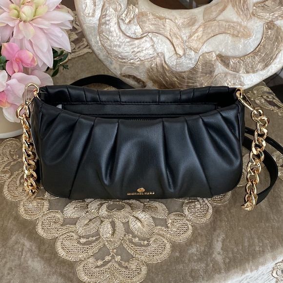 Michael Kors 🖤 crossbody - Picture 4 of 12